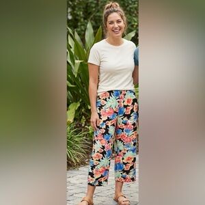 Bay Studio Linen Blend Floral Capris - Black, Red, Blue, Green 90’s